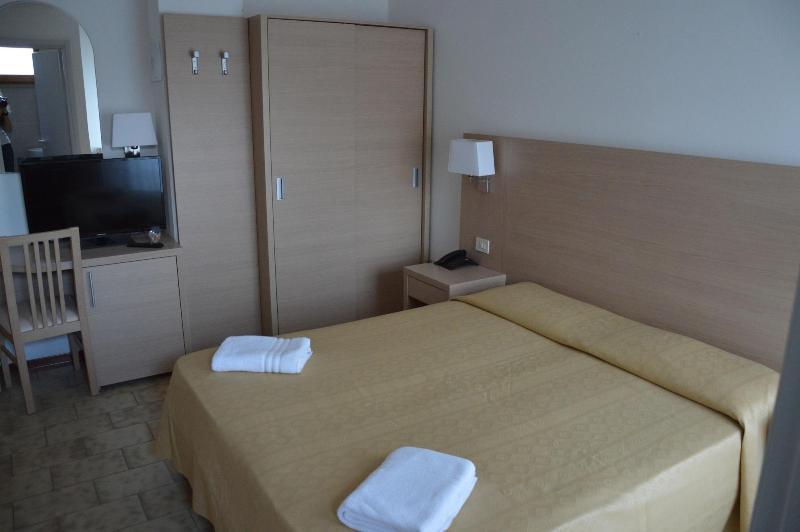 Hotel Caesar Pesaro Exterior photo