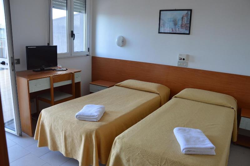 Hotel Caesar Pesaro Exterior photo