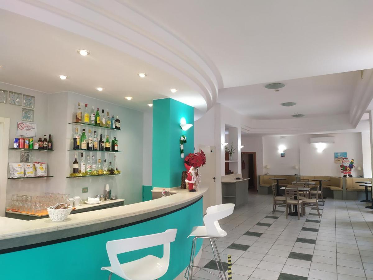Hotel Caesar Pesaro Exterior photo